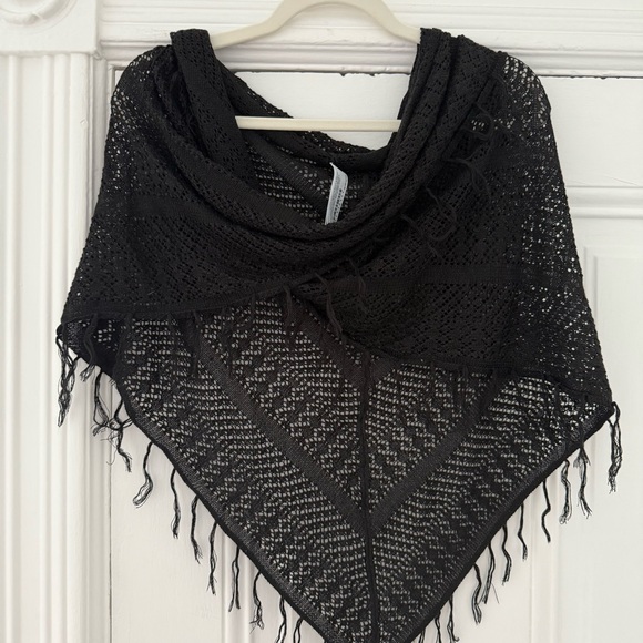 🦊 Forever 21 Black Knit Scarf Wrap - Picture 2 of 6